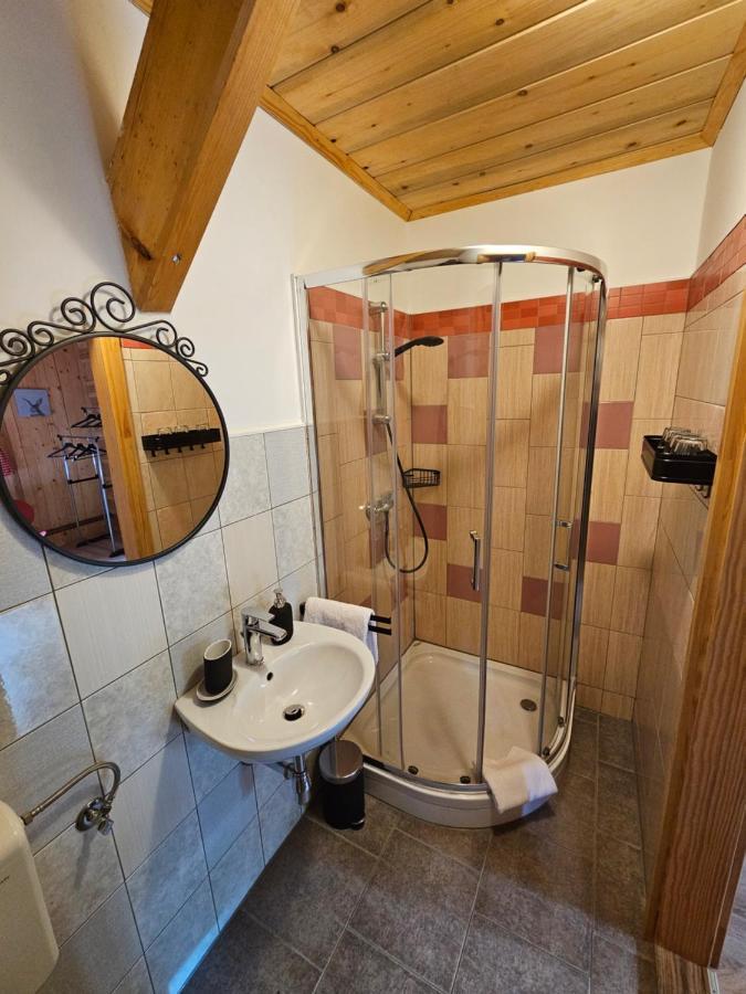Koca Na Talezu Hotel Bled Ngoại thất bức ảnh